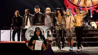 kulisy wizyty w Polsce! Muzyk Guns N' Roses zawitał do znanej polskiej restauracji! Oto, co w niej zjadł!