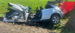 Śmierć na drodze Tragiczny wypadek na Mazowszu. Audi roztrzaskane, dwie osoby nie żyją
