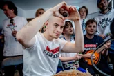 Zbiórka charytatywna Łatwogang pokona rowerem trasę przez całą Polskę. Zbiera miliony na leczenie Maksa. Słowa chłopca wyciskają łzy