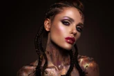 Strefa beauty Uroda "mrocznej syrenki". Zanurz się w trendzie sezonu