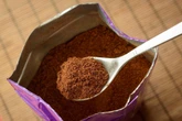 Triki z kawą Zamiast zwykłe kawy dodaję to. Tłuszcz z brzucha znika, a smakuje lepiej niż pumpkin spice latte