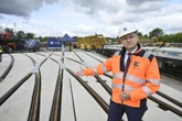 Pierwszy taki remont w Warszawie! Plac Zawiszy budują nam w Krakowie. To pierwszy taki remont torowiska dla tramwajów.…