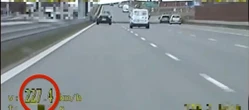 Szok! Szaleńczy rajd pod Warszawą! Porsche pędziło 227 km/h. Pirat drogowy słono zapłacił