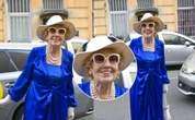 Ale z niej dama! Emilia Krakowska ma 85 lat. Tak ubrana poszła na premierę. WOW! Prawdziwa gwiazda