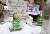 Wstrząsająca historia Madzia z Sosnowca miałaby dziś 14 lat. Ktoś ciągle stawia znicze na jej grobie