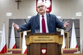 PIerwsza decyzja ministra Prezes TK grzmi: „To odwet”. Nowy minister uderzył w jego rodzinę