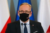 Koronawirus w Polsce. Adam Niedzielski o kolejnych mutacjach. Trzeba bardzo uważać!