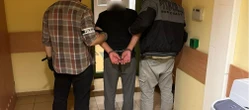 To się nie mieści w głowie! Czatował na ofiary przy sklepie i na cmentarzu! Atakował bezbronne kobiety