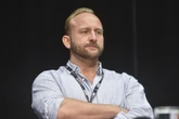Ciągle nad sobą pracuje Borys Szyc przez lata zmagał się z nałogiem. Dziś otwarcie mówi o terapii. "Robiłem …