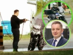 Zobaczcie zdjęcia Wiceszef kancelarii Tuska zajechał na myjnię. Odpicował sobie maszynę! [FOTO]