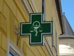 Warto wiedzieć! Nowa lista leków zagrożonych. Tych specyfików w aptekach brakuje. Alarm MZ