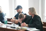 załamany na sali sądowej Mąż pani Eweliny zginął na Trasie Łazienkowskiej. Łukasz Żak nawet na nią nie spojrzał