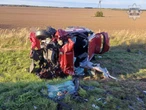 Czarny alert drogowy Potworna kraksa kii z ciężarówką. Nie żyje kierująca, dwie pasażerki walczą o życie
