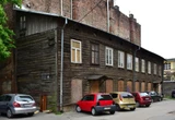 ZDJĘCIA Zabytkowy drewniak w Warszawie otrzyma drugie życie. Oficyna Burkego w remoncie