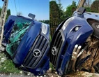 Wypadek Bus wypadł z drogi i uderzył w słup. Pojazdem jechało 9 osób