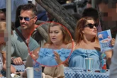 Zdjęcia paparazzi! Katarzyna Skrzynecka w szortach i z odkrytymi ramionami zabrała rodzinę na śniadanie…
