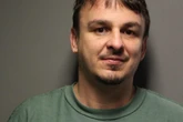 40-latek z zarzutami Oworzył drzwi i zażądał auta. Polak spod Chicago oskarżony o porwanie samochodu
