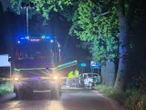 Wypadek śmiertelny Volkswagen wbił się w drzewo! Kierowca nie miał szans