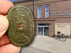 Ciekawe znalezisko Egzotyczne odkrycie archeologiczne pod Kamieniem Pomorskim. Skarb z Japonii krył się…