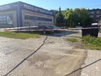 CO SIĘ STAŁO? Rzeka betonu zalała ulicę w Warszawie. Auta zatopione aż po felgi!
