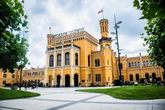 dworzec PKP Najpiękniejszy dworzec PKP w Polsce według AI. Ten budynek zachwyca podróżnych