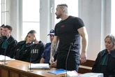 CO SIĘ Z NIM DZIEJE? Wypadek na Trasie Łazienkowskiej. Z aresztu do szpitala. Łukasz Żak uskarża się na z…