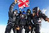Afera na Dachu Świata Weszli na Everest błyskawicznie! Wcześniej coś wdychali