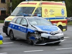 ROZBITY RADIOWÓZ Poważny wypadek na Białołęce. Policjant ranny po zderzeniu radiowozu z oplem