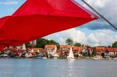 Alarm na Mazurach Zakaz kąpieli na Mazurach. Sinice na dwóch popularnych jeziorach