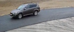 Uwaga! Złodziej w Mitsubishi Outlanderze grasuje na Mazowszu! Rozpoznajesz go? Policja pros…