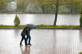 Najnowsza prognoza Burze z gradem i ulewne deszcze atakują. To nie wszystko! Fatalne prognozy