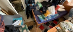 Akcja policji Narkotykowy biznes w sercu Warszawy. Nigeryjczyk i Polka wpadli z gigantyczną gotówką