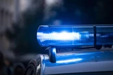 Dramat Rodzinna tragedia na Pomorzu. Auto spadło z mostu do rzeki, jedna osoba nie żyje