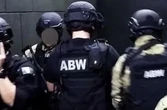 Afera mieszkaniowa Nawrocki oskarża służby, ABW zapowiada pozew