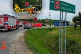 Tragedia na drodze Kierujący toyotą i jego pasażerka wjechali pod autobus! Makabryczna śmierć na DK 50 …