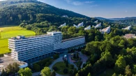 Warto wiedzieć Piramidy z czasów PRL-u zmieniają oblicze. Trwa wielka modernizacja kultowego uzdrow…
