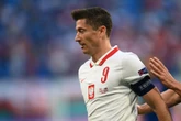 Robert Lewandowski w ogniu krytyki byłego reprezentanta Polski. „Powinien dać przy...