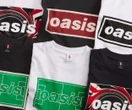 Strefa mody Levi's® wprowadza kultową kolekcję t-shirtów we współpracy z Oasis!