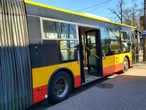 SKANDALICZNE 25-latek zrobił z autobusu toaletę. Obok telefony, szklana fifka i wielki nóż