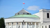 Podwyżki przy Wiejskiej Posłowie szykują sobie podwyżki. Zobacz ile wzrosną ich zarobki, ryczałt na biuro i hotele