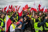 Kolejna odsłona protestu Strajk rolników. Droga ekspresowa S7 zablokowana. Gigantyczne utrudnienia dla kierow…