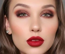 Strefa beauty Makijaż na jesień 2025. w tym sezon rządzą usta 3D!