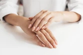 Strefa beauty Kiedy dłonie potrzebują pomocy. Nowoczesne technologie dla Twojej skóry
