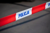 Sprawę bada policja Tragedia w Poznaniu! W mieszkaniu znaleziono zwłoki ojca i syna