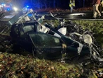 Dwie osoby ranne Mercedes rozerwany na strzępy, ciężarówka na boku. 37-latek ofiarą śmiertelną potężnego zderzenia pod Miliczem!