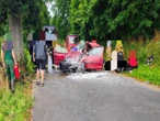 Tragedia na drodze Śmiertelny wypadek w Storkowie. Opel rozbił się na drzewie. Dwie osoby nie żyją!