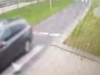 Jest w stanie ciężkim Pieszy potrącony przez seniora wpadł pod autobus. Przerażające wideo