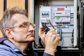 Nie będzie łatwo! QUIZ. Elektryka prąd nie tyka. Sprawdź, czy mógłbyś wykonywać ten zawód