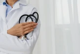 Wynagrodzenia medyków Lekarze walczą o podwyżki. Tyle chcą zarabiać