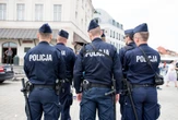 ALE AFERA! Policjanci skuci w kajdanki na oczach sąsiadów sześć lat po zabójstwie w Warszawie. Służby i minister krytykują prokuraturę